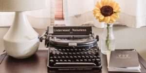 Bild zum Blogbeitrag "Joyce Carol Oates" über Short Stories. Bild zeigt eine Schreibmaschine.