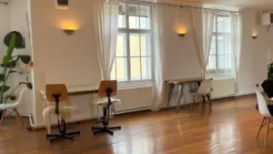 Schreibtische beim Wienwochenende.