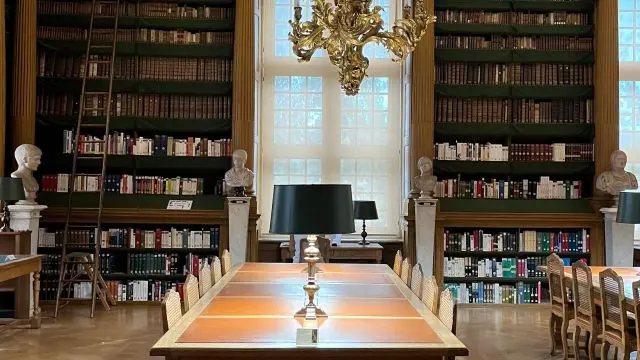 Bibliotheque Mazarine, ein möglicher Schreibort.