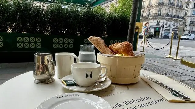 Typisches Pariser Literatencafé.